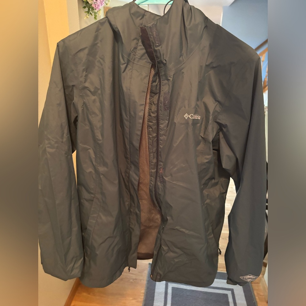 Columbia Gray and Green Raincoat Lightweight Water-Resistant